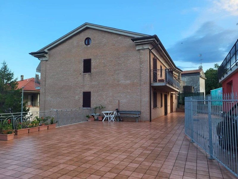 Appartamento in Vendita a Grottammare, 320'000€, 166 m², con Box