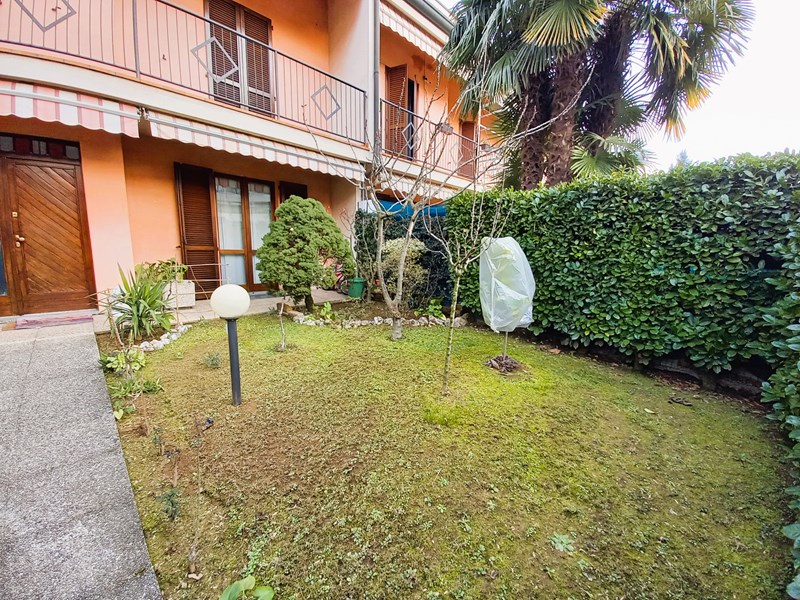 Villetta a schiera in Vendita a Caponago, zona Caponago, 369'000€, 200 m²