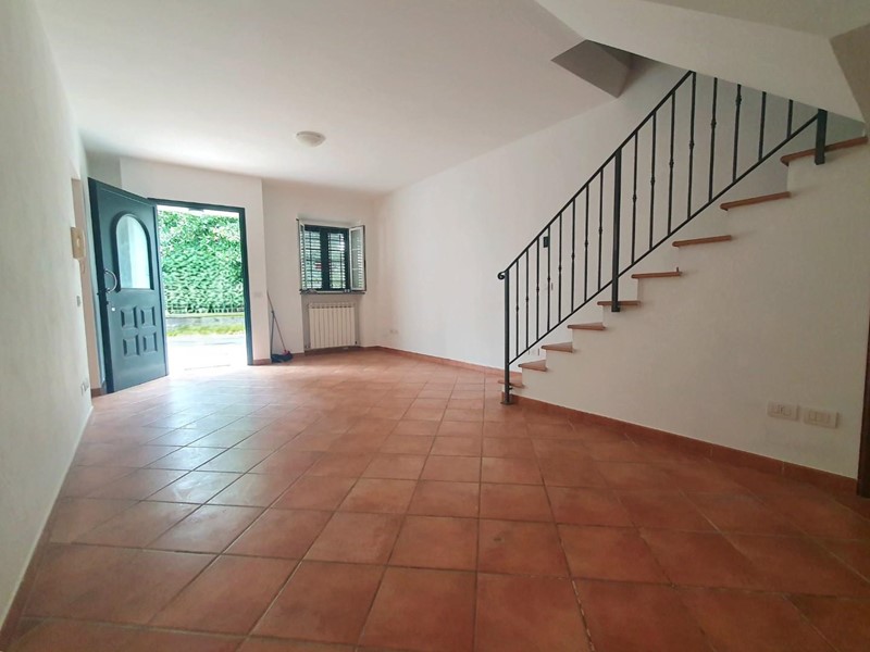 Casa Indipendente in Vendita a Capannori, zona Verciano, 210'000€, 130 m²