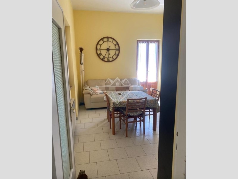 Casa Indipendente in Vendita a Castelnuovo Magra, zona Molicciara, 250'000€, 254 m²