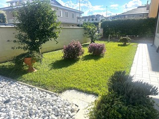 Appartamento in Vendita a Fucecchio, 140'000€, 100 m², con Box