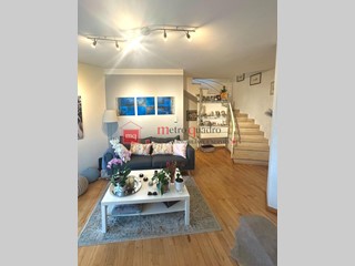 Villa bifamiliare in Vendita a Pisa, 330'000€, 120 m², con Box