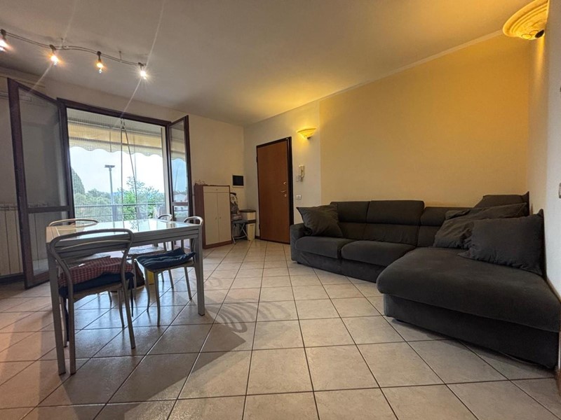 Trilocale in Vendita a Empoli, zona Cortenuova, 195'000€, 70 m², con Box