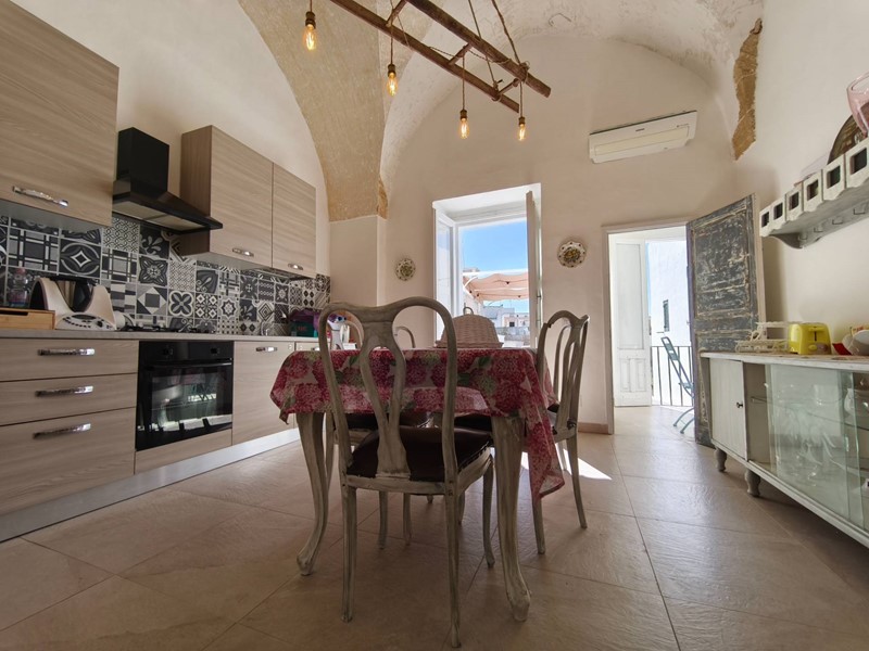 Casa Indipendente in Vendita a Alezio, 180'000€, 200 m²