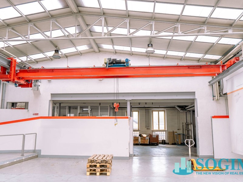 Capannone in Vendita a Arosio, 1'300'000€, 2250 m²