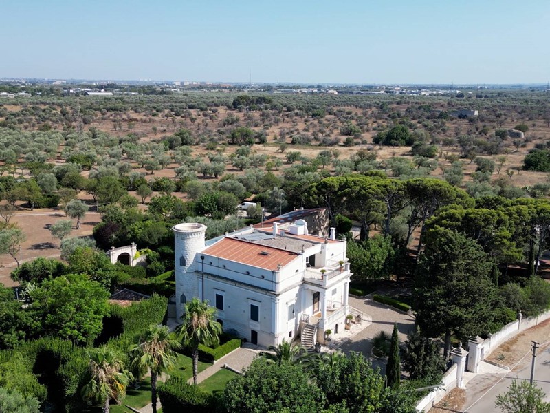 Villa in Vendita a Bari, 700 m²