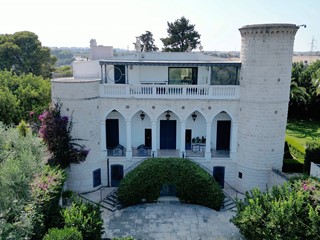 Villa in Vendita a Bari, 700 m²