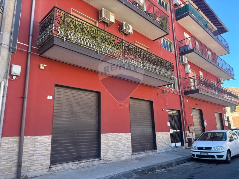 Immobile commerciale in Vendita a Belpasso, 80'000&euro;, 110 m²