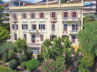 Appartamento in Vendita a Sanremo, 460'000€, 136 m²
