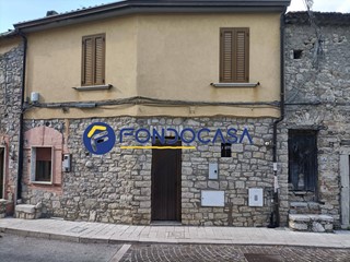 Casa Semi Indipendente in Vendita a Pesco Sannita, 40'000€, 150 m²