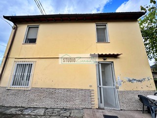 Casa Indipendente in Vendita a Pietrasanta, 250'000€, 90 m²