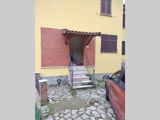 Casa Semi Indipendente in Vendita a Podenzana, 99'000€, 150 m²