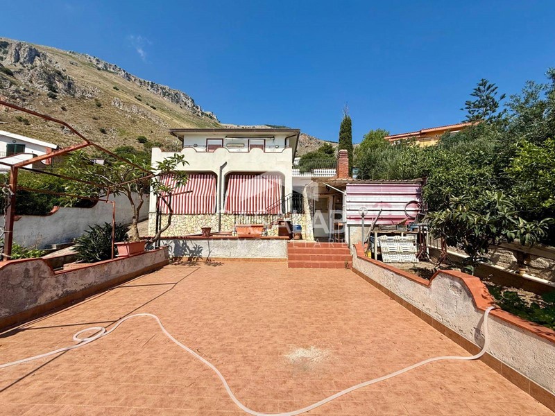 Villa in Vendita a Carini, 189'000€, 102 m²