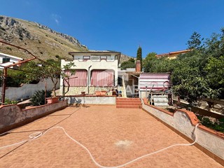Villa in Vendita a Carini, 189'000€, 102 m²