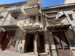 Appartamento in Vendita a Carini, 27'000€, 110 m²