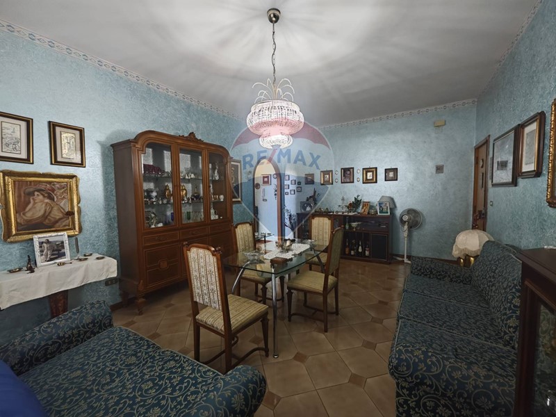 Appartamento in Vendita a Catania, 68'000&euro;, 86 m²