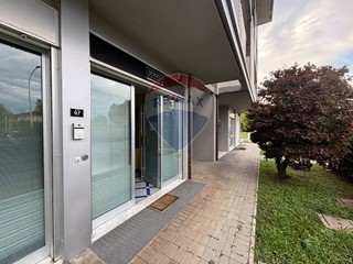 Ufficio in Vendita a Cividate al Piano, 295'000€, 180 m²