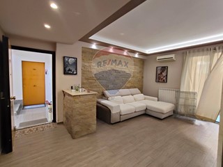 Appartamento in Vendita a Fiumefreddo di Sicilia, 135'000€, 120 m²