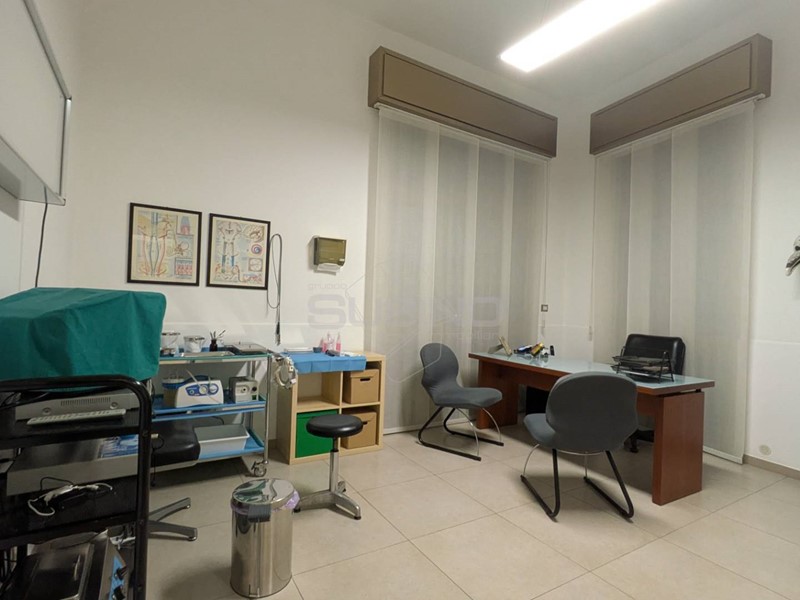 Ufficio in Vendita a Floridia, 138'000€, 99 m²