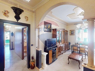 Trilocale in Affitto a Genova, 990€, 100 m²