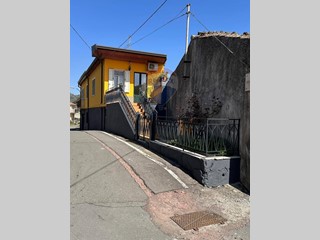 Casa Indipendente in Vendita a Linguaglossa, 240'000€, 230 m²