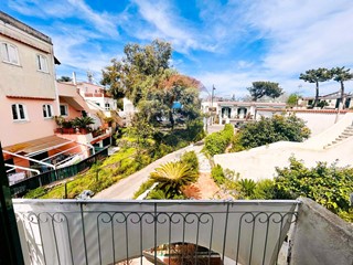 Quadrilocale in Vendita a Ischia, 390'000€, 81 m²