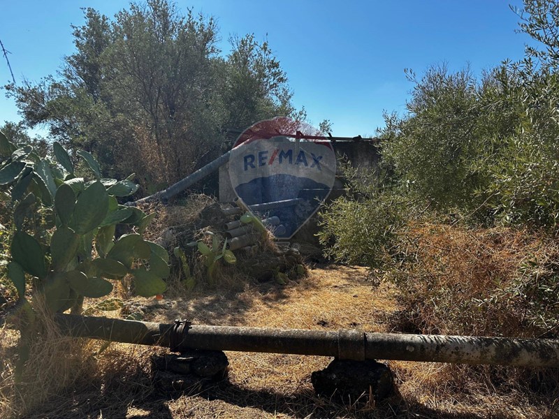 Rustico in Vendita a Misterbianco, 98'000€, 250 m²