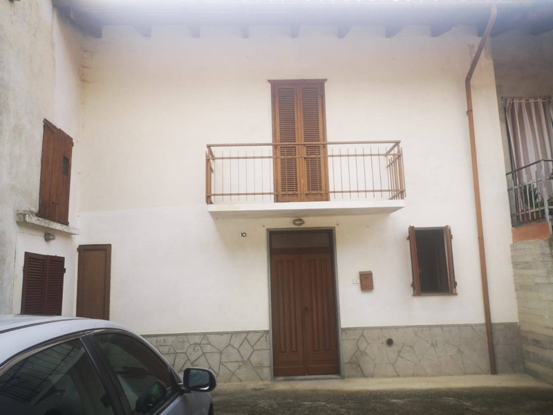 Casa Indipendente in Vendita a Mombello Monferrato, 34'000€, 190 m²