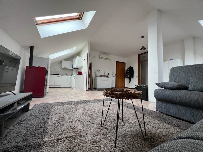 Bilocale in Vendita a Mantova, 79'000&euro;, 75 m²