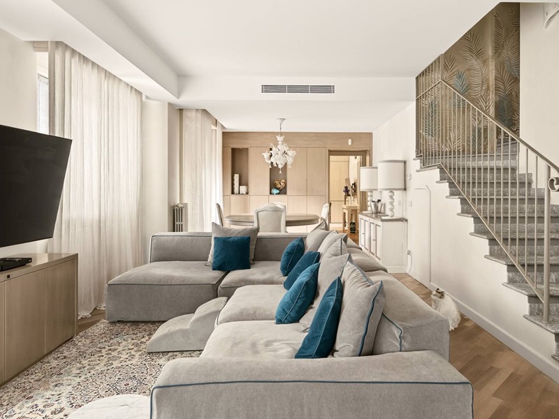 Quadrilocale in Vendita a Monza, 645'000€, 200 m²