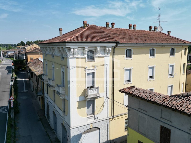 Trilocale in Vendita a Casalbuttano ed Uniti, 63'000&euro;, 70 m²