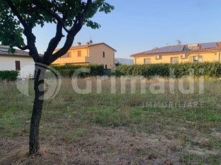 Terreno edificabile in Vendita a Bevagna, 35'000€, 690 m²