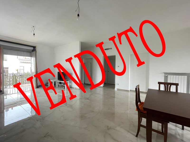 Trilocale in Vendita a Magenta, 259'000€, 120 m²