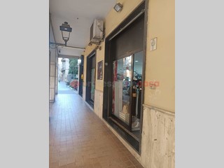 Negozio in Affitto a Castel San Giorgio, 500€, 50 m²