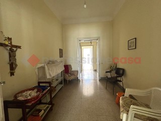 Casa Indipendente in Vendita a Pulsano, 148'000€, 550 m²