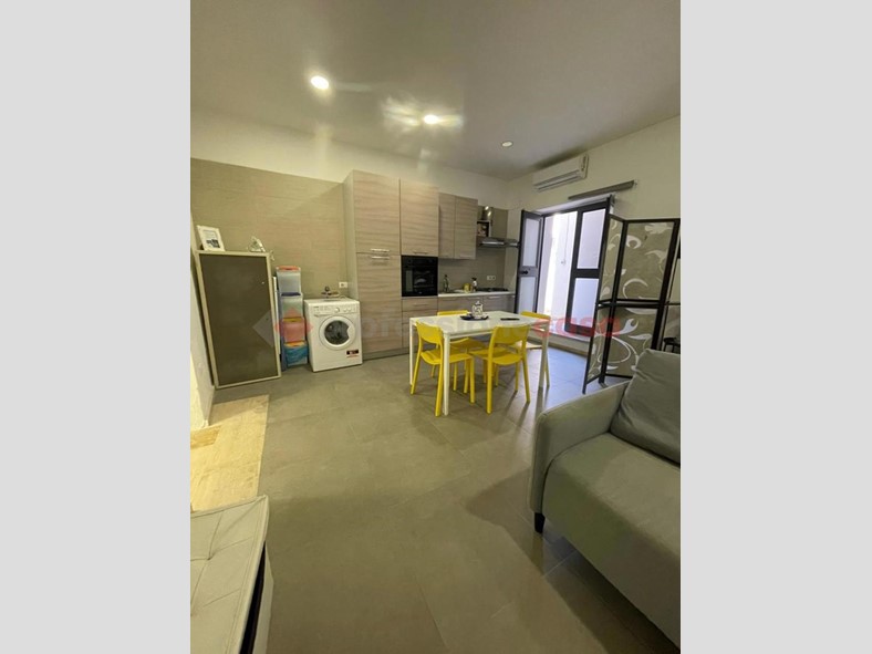 Monolocale in Vendita a Minturno, 40'000€, 35 m², arredato