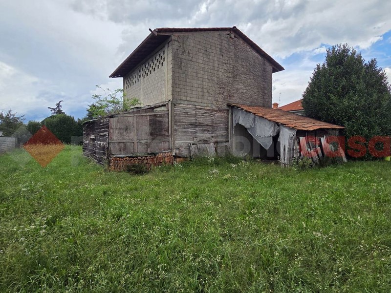 Villa in Vendita a Busto Garolfo, 319'000€, 280 m²