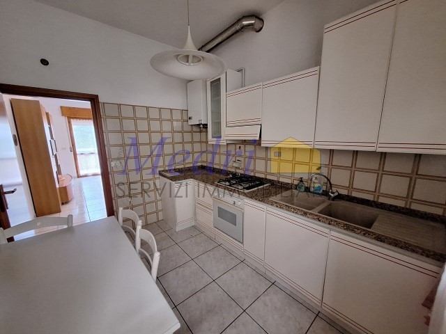 Appartamento in Affitto a Cesena, zona Ippodromo, 1'000€, 100 m², arredato, con Box