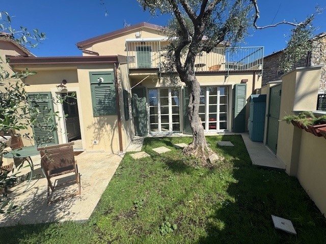 Quadrilocale in Affitto a Ameglia, zona Montemarcello, 1'200€, 68 m², arredato