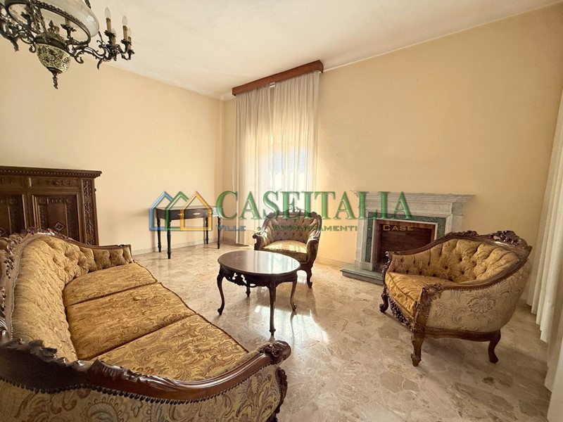 Casa Indipendente in Vendita a Fiorano Canavese, 79'000€, 280 m²