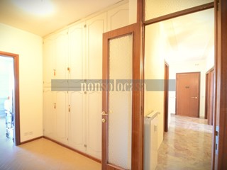 Appartamento in Vendita a Perugia, zona Ponte San Giovanni, 150'000&euro;, 140 m², con Box