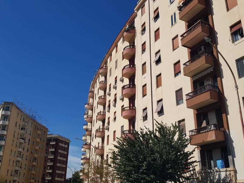 Trilocale in Vendita a Roma, zona San Giovanni, 335'000&euro;, 80 m²