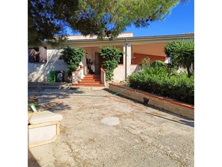 Villa in Vendita a Palermo, 175'000€, 120 m²