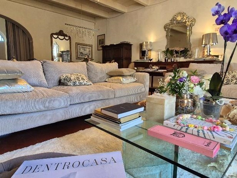 Villa in Vendita a Cascina, 550'000€, 330 m², arredato