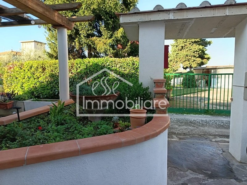 Bilocale in Vendita a Empoli, zona Pozzale, 155'000€, 40 m², arredato