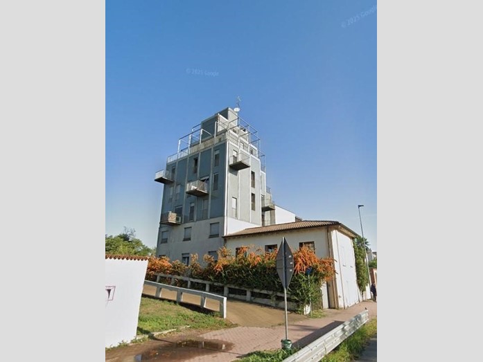 Quadrilocale in Vendita a Rozzano, 139'500€, 302 m², con Box