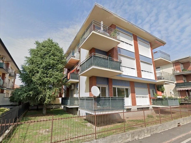 Quadrilocale in Vendita a Magenta, 73'200€, 113 m², con Box