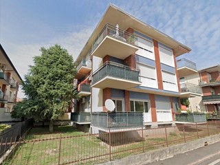 Quadrilocale in Vendita a Magenta, 73'200€, 113 m², con Box