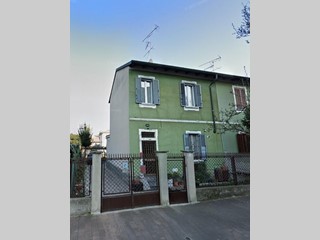 Villa in Vendita a Corsico, 135'000€, 209 m², con Box