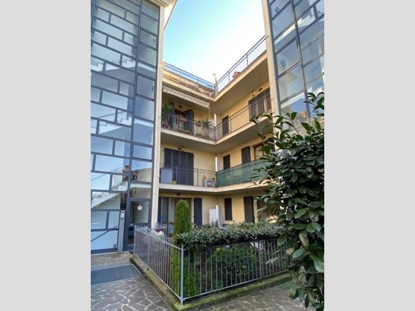 Trilocale in Vendita a Pozzo d'Adda, 67'875€, 78 m², con Box